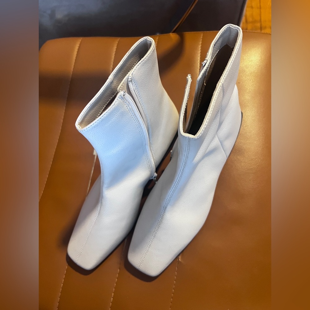 Paolo Chic Cream Ankle Boots